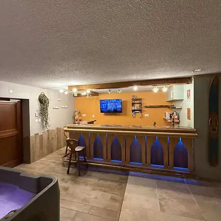 Le Savoyard - Bar & Jacuzzi * Bellevaux